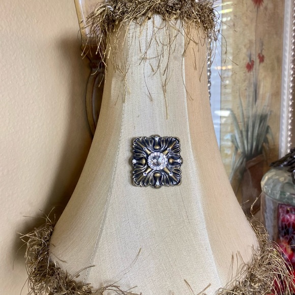 Magnetic Lampshade Enhancer Embellishment - Picture 7 of 10